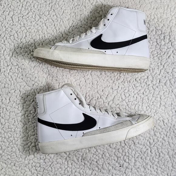 Nike Women's Blazer Mid '77 White Black Leather Sneaker size 8 - Picture 3 of 6